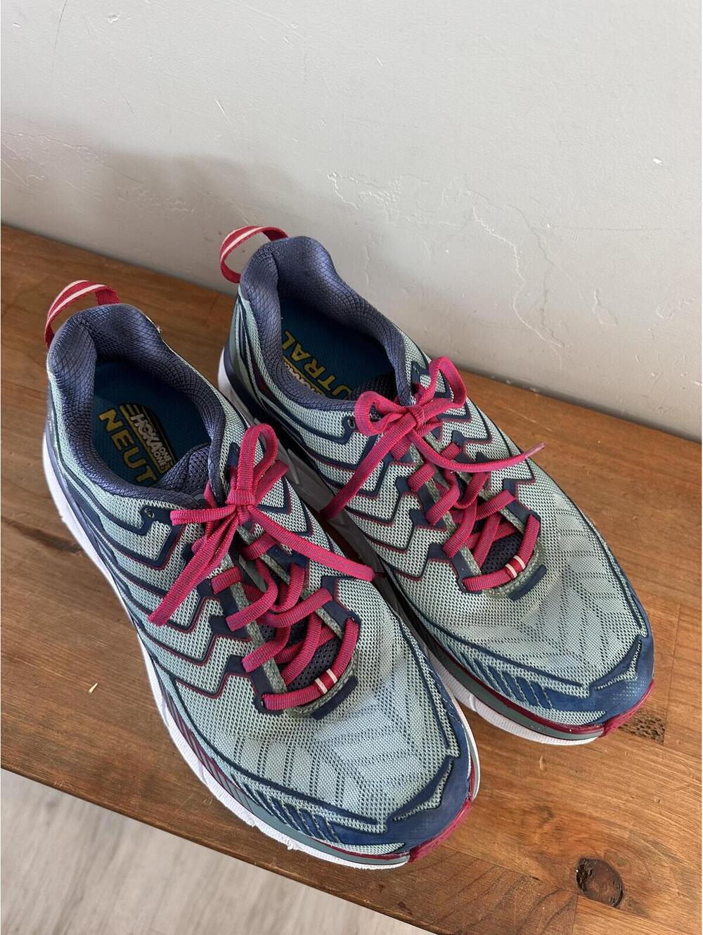 HOKA One One Clifton 4 Road Running Shoe Blue & Pink Women’s size 10D Wide - Picture 10 of 13